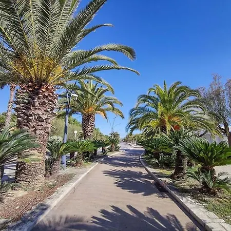 Lovely Fronte Mare Con Servizio Σαν Μπενεντέτο ντελ Τρόντο