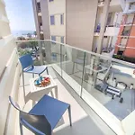 شقة Lovely Fronte Mare Con Servizio سان بنيديتّو ديل ترونتو