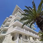 Apartment Lovely Fronte Mare Con Servizio *