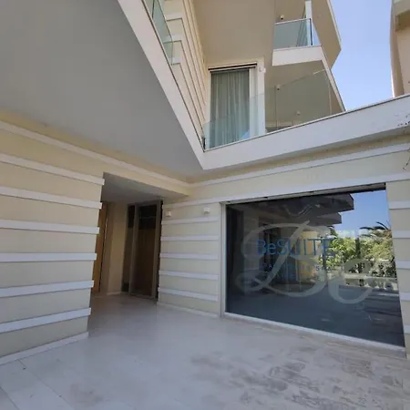 Luxury Suite Fronte Mare Con Servizio Spiaggia Apartment