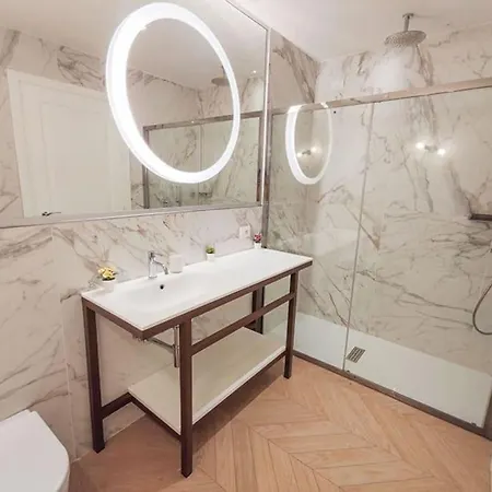 Апартаменты Lovely Fronte Mare Con Servizio Сан-Бенедетто-дель-Тронто