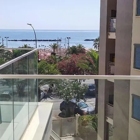 Luxury Suite Fronte Mare Con Servizio Spiaggia * San Benedetto del Tronto