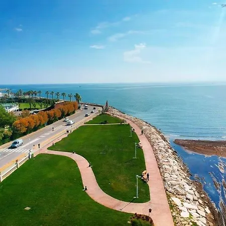 Appartamento Lovely Fronte Mare Con Servizio *