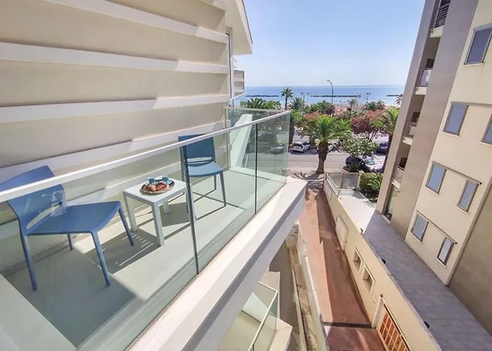 Lovely Fronte Mare Con Servizio