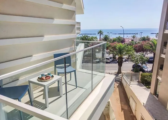 公寓 Lovely Fronte Mare Con Servizio *