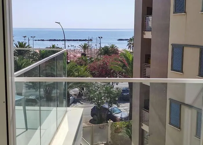 Lovely Fronte Mare Con Servizio * 圣贝内代托-德尔特龙托